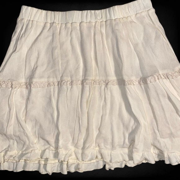 Cider Solid Ruffle Tiered Mini Skirt in Cream - Picture 3 of 7